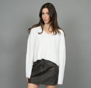 ZAIDA V-NECK SWEATER DEAR LOVE