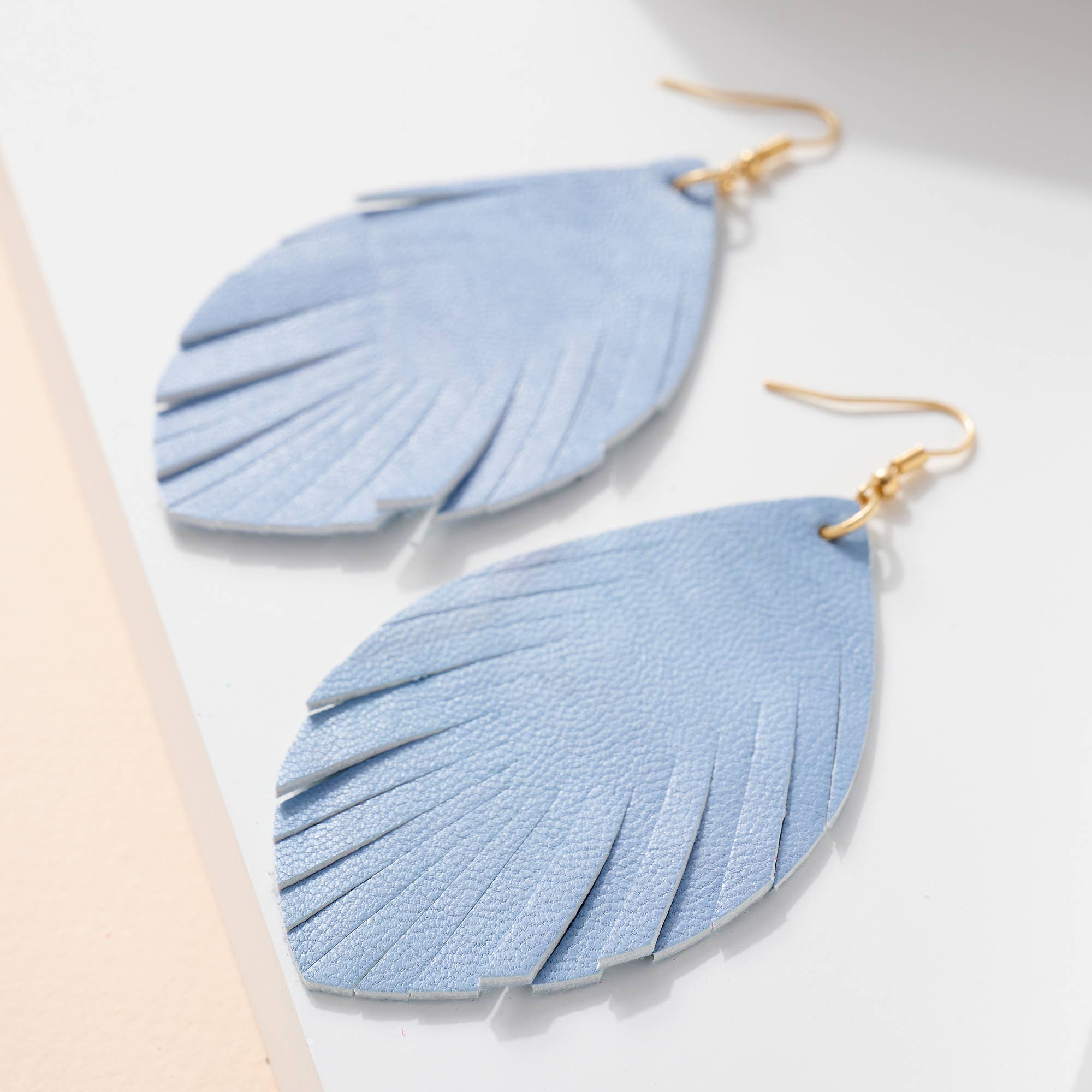 LEATHER FEATHER EARRINGS